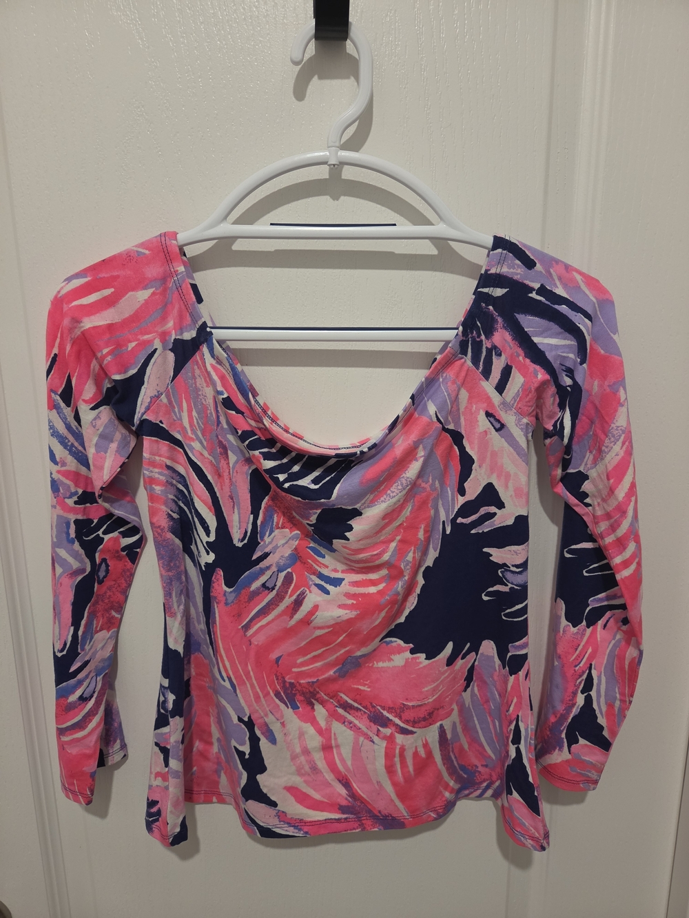 Women’s Pink Multi-Color Scoop Neck Long Sleeve Top Size Small